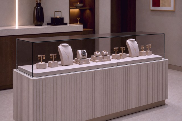 Vitrines and display cases